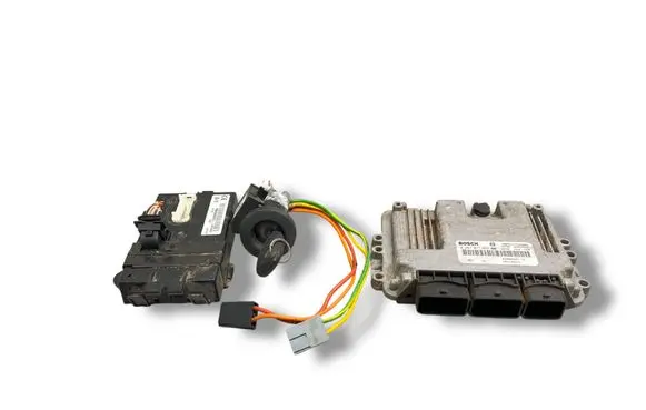 Renault Trafic II (X83) Engine ECU kit and lock set 0281017065 8200935115 8201105714
