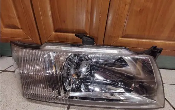 Mitsubishi Space Wagon Headlight/headlamp