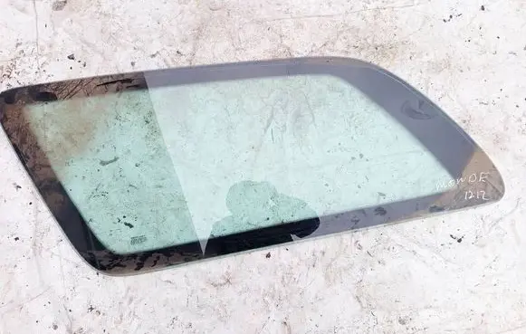 Ford Mondeo MK I Rear side window as2