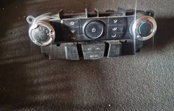 Ford Fusion II Climate control unit 9E5H19980AM