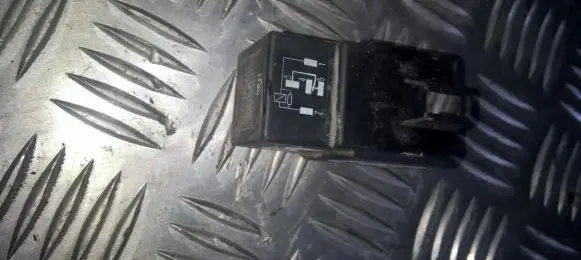 Jaguar XJ X308 Other relay lna6706aa v23136-a1-x9