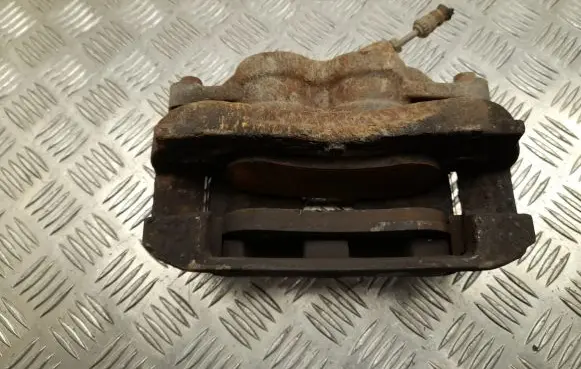 Volkswagen Amarok Front brake caliper 2H0615106F