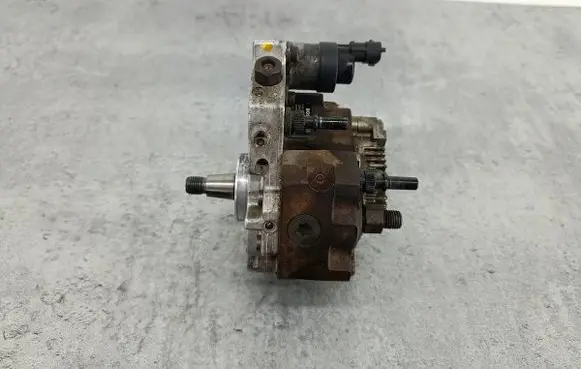 Renault Espace IV Fuel injection high pressure pump