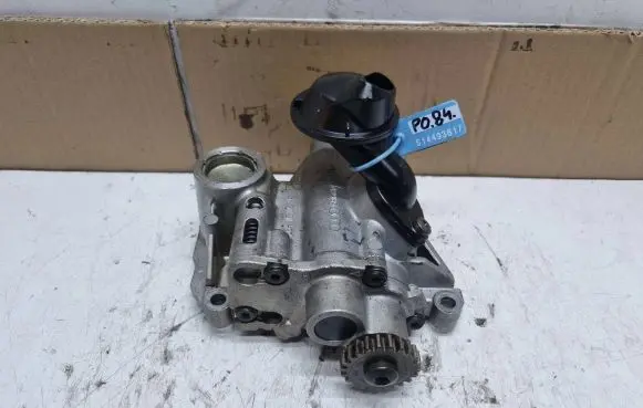 Audi A4 S4 B8 8K Oil pump 06H115105AC