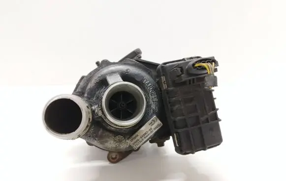 Jaguar XF X250 Turbo 6R8Q6K682AD 7523436 006551
