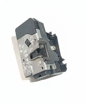 Opel Vivaro Loading door lock 8200282323 93851810