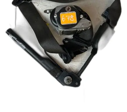 Opel Astra J Rear seatbelt buckle 13394798