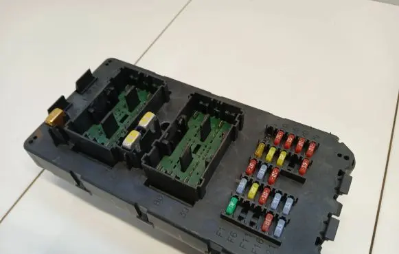 Jeep Grand Cherokee (WK) Fuse box set 56049915AA 30959L 04040400