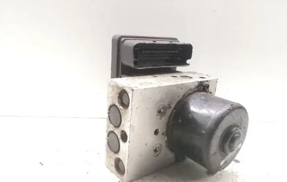 Volvo V70 ABS Pump 8671224