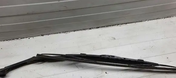 Mitsubishi Pajero Sport I Windshield/front glass wiper blade NOCODE