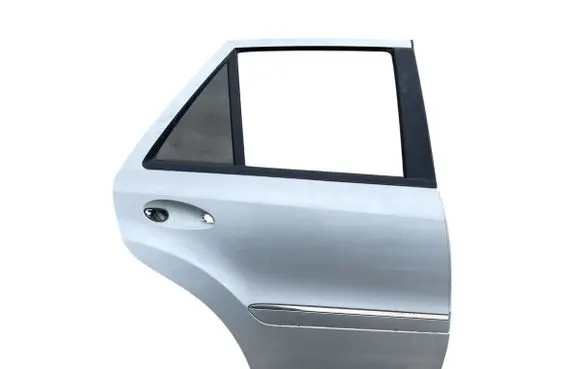 Mercedes-Benz ML W164 Rear door