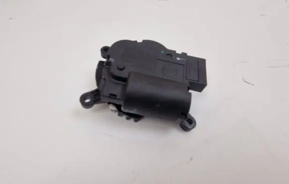 Fiat 500X Air flap motor/actuator 3093893 A21102000 2440915
