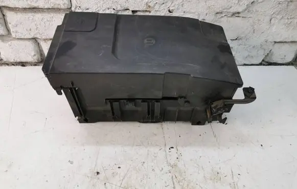Battery tray