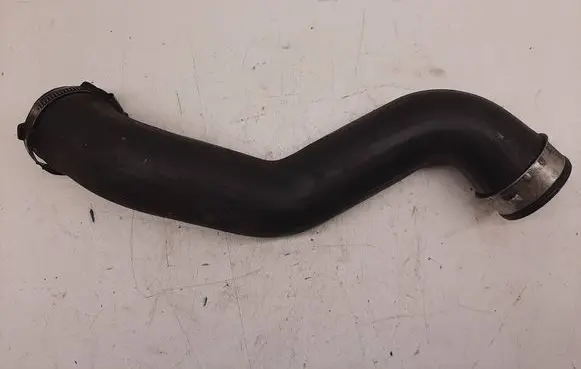 Coolant pipe/hose