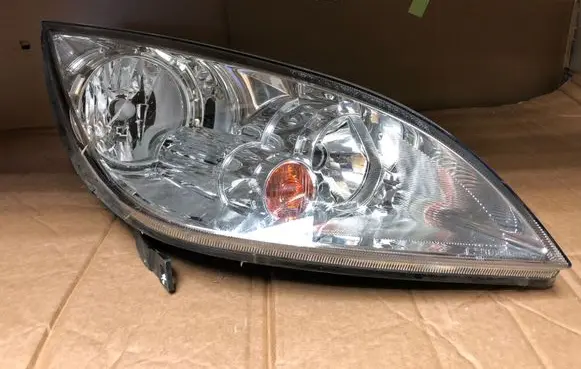 Mitsubishi Colt Headlight/headlamp 0301208202 MR957354