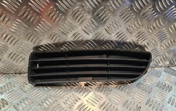 Audi A4 S4 B5 8D Front grill 8D0807345B
