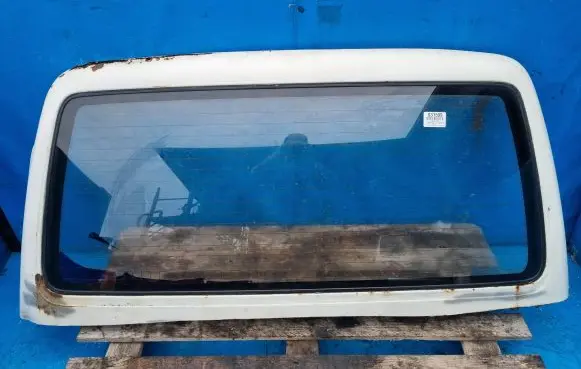 Volkswagen Transporter - Caravelle T4 Rear windscreen/windshield window 