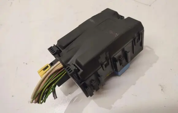 Peugeot 308 Fuse box set 9806192580