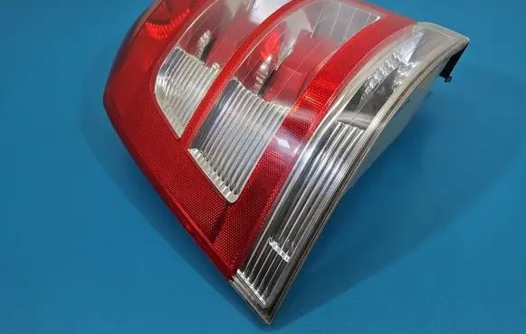 Opel Zafira B Rear/tail lights 13305774 IMPRK1550126