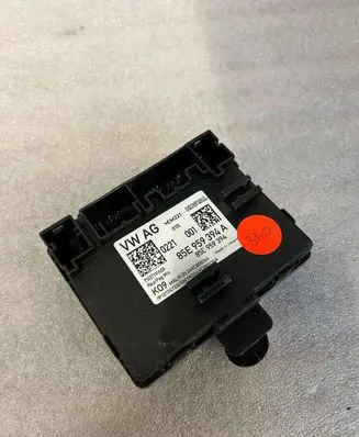 Audi A4 S4 B9 8W Door control unit/module 85E959394A