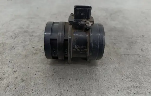Volkswagen PASSAT B6 Mass air flow meter 