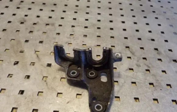 KIA Soul Gear shift cable bracket 
