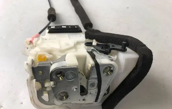 Subaru Outback Rear door lock