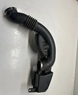 Subaru Impreza IV Air intake duct part