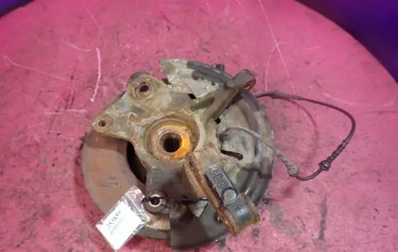 Renault Fluence Front wheel hub spindle knuckle