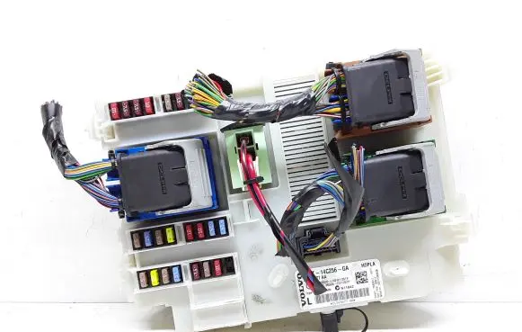 Volvo S60 Fuse module BG9T14C256GA 31343677