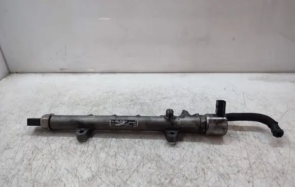 Mercedes-Benz E W212 Fuel main line pipe A6510700595