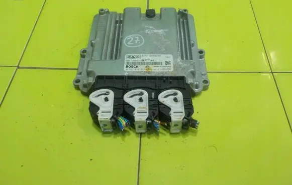 Ford Mondeo MK IV Engine control unit/module 0281014832 NP384