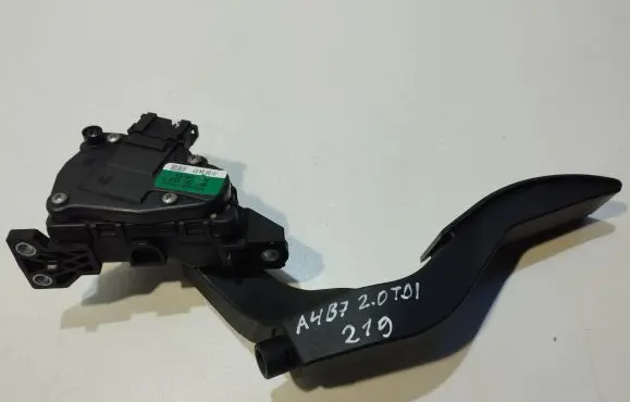 Audi A4 S4 B7 8E 8H Accelerator throttle pedal 8E1721523G