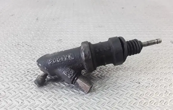 BMW 5 E39 Clutch master cylinder S6642K