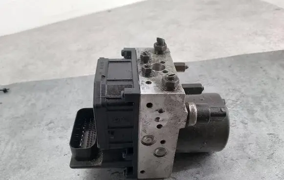 Toyota Avensis T250 ABS Pump