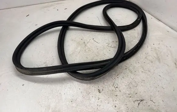 Audi Q3 F3 Trunk rubber seal (body) 83A827705 83A827705A