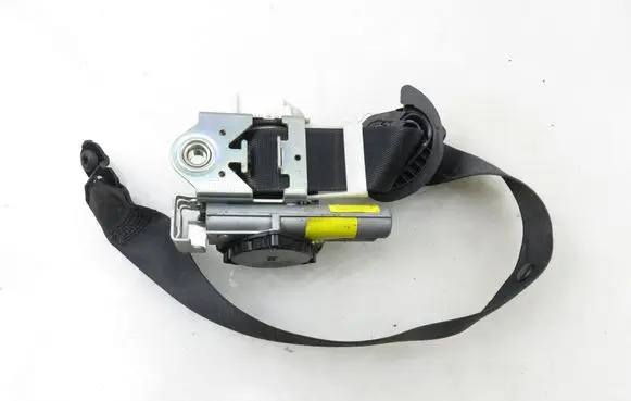 Mercedes-Benz C AMG W204 Front seatbelt 34011578