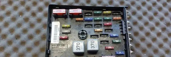 Volkswagen PASSAT B6 Fuse module 3C0937125 63592777 36254110