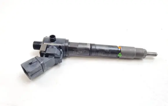 Volvo XC90 Fuel injector 31336769