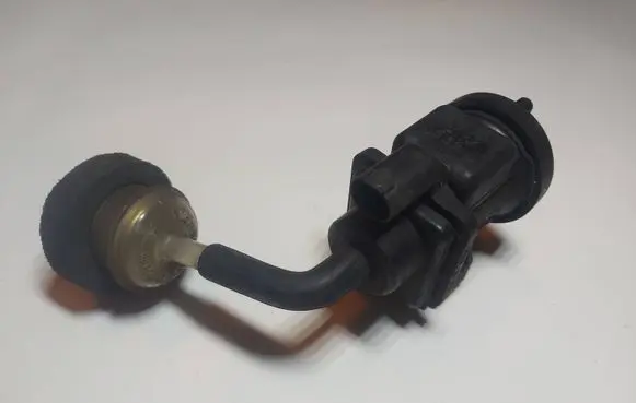 Mercedes-Benz C W204 Turbo solenoid valve A0005450427