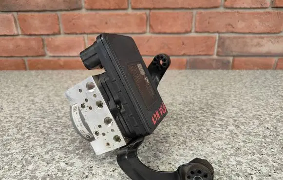 BMW 3 F30 F35 F31 ABS Pump 6870912 6870418