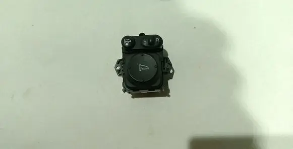 Honda Civic Wing mirror switch SMGE110 NH1672785T