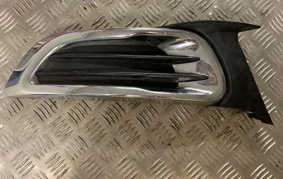 Citroen C3 Picasso Front bumper lower grill