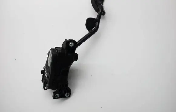 Volkswagen PASSAT B5.5 Accelerator throttle pedal 8E2721523