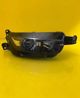 Citroen C4 II Picasso Headlight/headlamp 9677217480