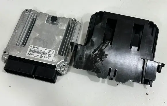 BMW X6 F16 Engine control unit/module 8586540 8573789