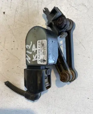 Headlight/headlamp level sensor