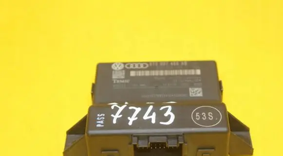 Audi A4 S4 B8 8K Gateway control module 8T0907468AB