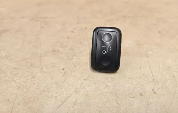 Mercedes-Benz C W204 Tailgate opening switch A2048707151