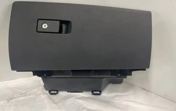 Volvo V70 Glove box 39807244